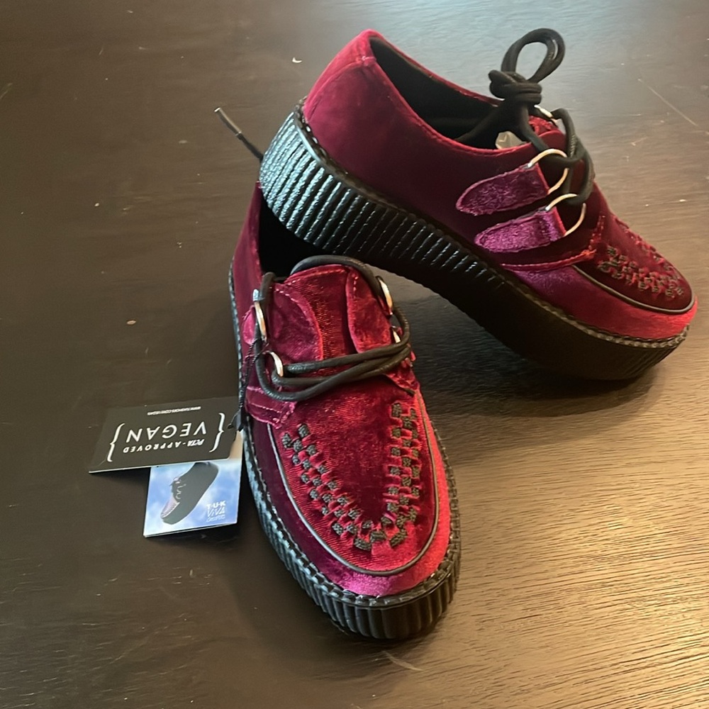Burgundy velvet 90’s style creepers.  Super fun, with slight platform.  NWT